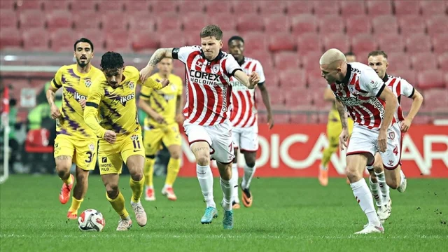 Samsunspor, Eyüpspor'u 1-0 Yenerek Kritik Galibiyet Aldı