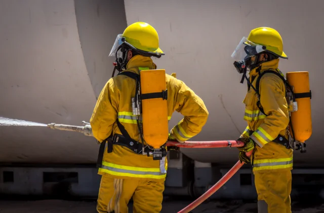 İstanbul trafiği itfaiyeleri yavaşlatıyor: Yangınlara Müdaha...