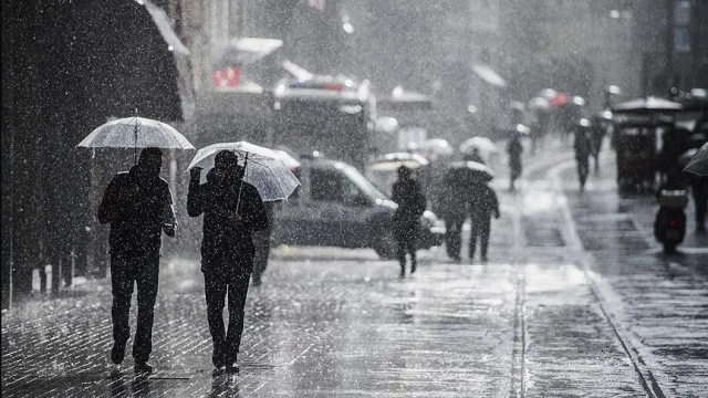 Meteoroloji Uyardı: Marmara'nın Batısı ve Güney Ege'de Sağan...