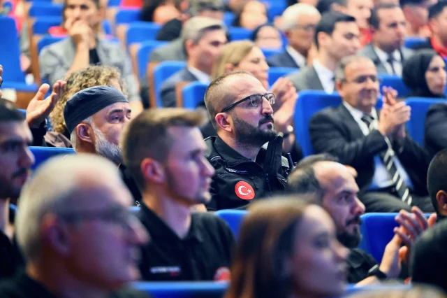 Düzce'de Afetlerde Gönüllülük ve Liderlik Sempozyumu