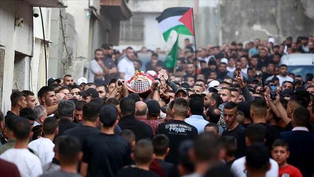 İsrailliler Kudüs'te Babu'r Rahme Mezarlığına Saldırdı