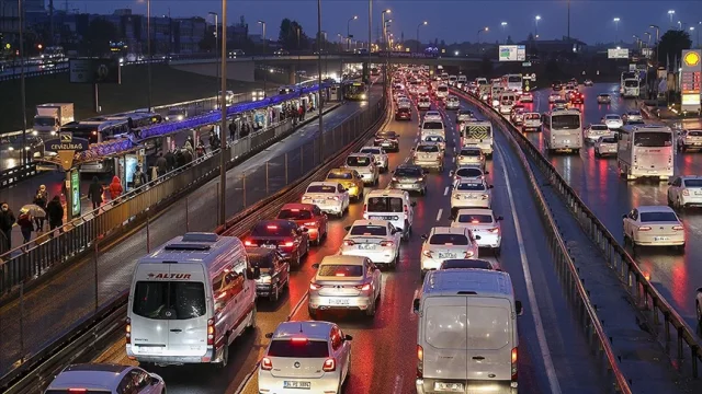İstanbul'da Akşam Trafik Yoğunluğu Yüzde 85'e Ulaştı