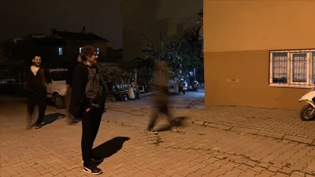 Deprem mi oldu? Balıkesir'in Sındırgı ilçesi art arda sallan...