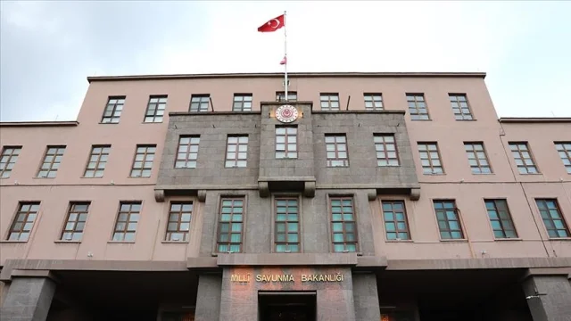 MSB: Gürcistan-Azerbaycan sınırında düşen askeri kargo uçağı...