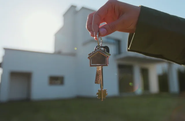 Türkiye'de yabancı konut satışları düşüyor mu? İşte son 10 a...