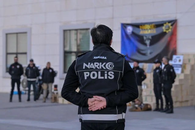 Derince'de 1,5 Ton Skunk Ele Geçirildi, 5 Şüpheli Yakalandı