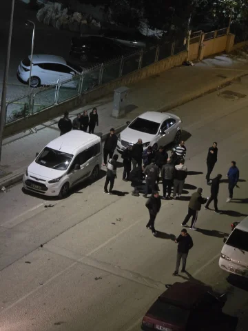 İnegöl'de Motosiklet ile Hafif Ticari Araç Çarpıştı: Sürücü...