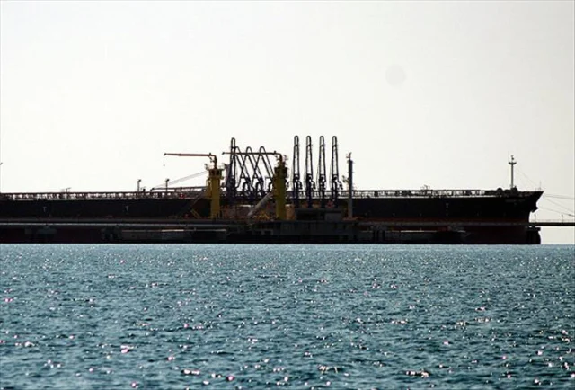 İran, Marshall Adaları bayraklı petrol tankerine el koyduğun...