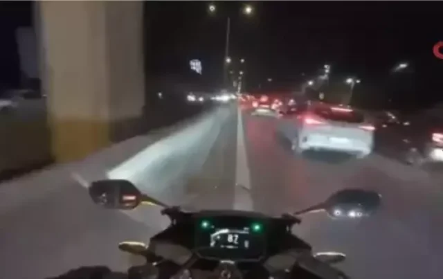 Maltepe'de Motosiklet Kazası: Trafik Polisine Çarpan Sürücü...