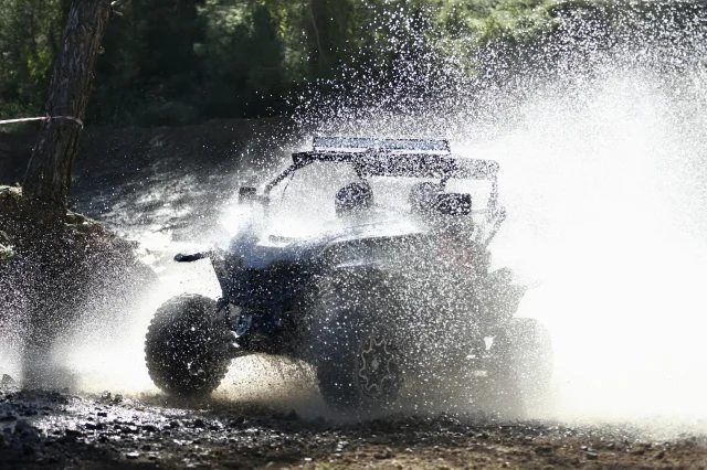 Off-road tutkunları Fethiye'deki şenlikte buluştu