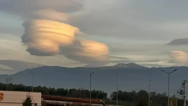 Bursa'da Görülen Mercek Bulutu Deprem Habercisi Mi?
