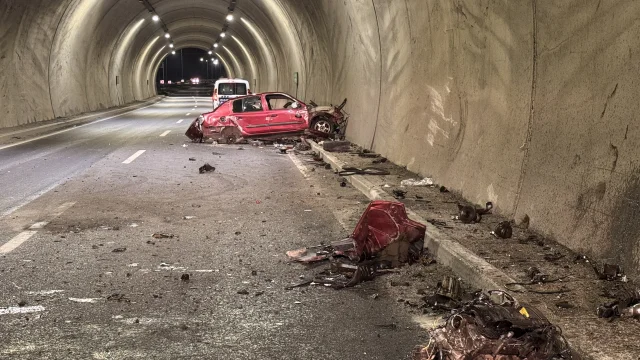 Zonguldak'ta otomobil tünel duvarına çarptı: 2 yaralı