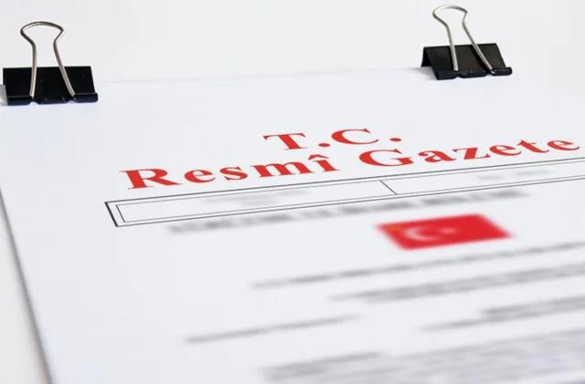 Resmi Gazete'de yayımlandı: Bakanlıklarda atama ve görev değ...