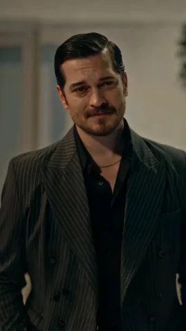 Çağatay Ulusoy kimdir? Kariyeri ve hayatı merak edildi