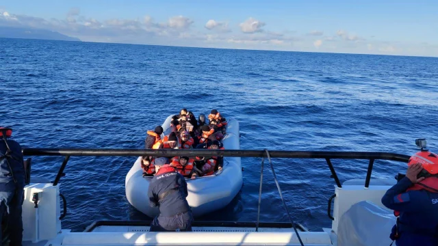 İzmir'de 91 Düzensiz Göçmen Yakalandı