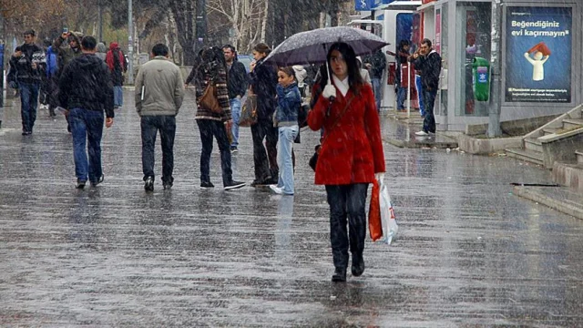 Meteoroloji'den Son Dakika: Fırtına ve Sağanak Uyarısı