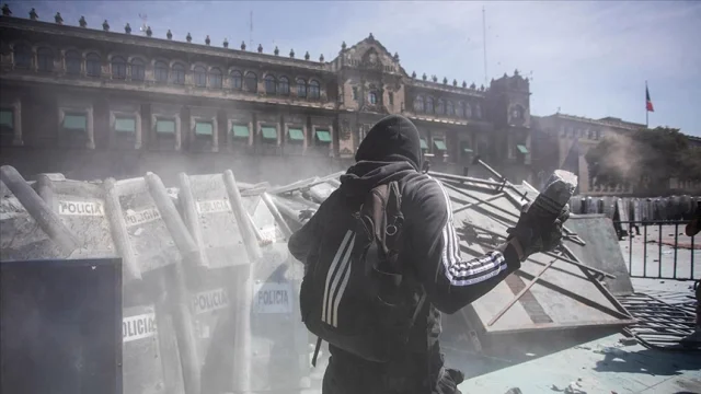 Meksika'da Z Kuşağı Sokakta: Başkentte Gerginlik