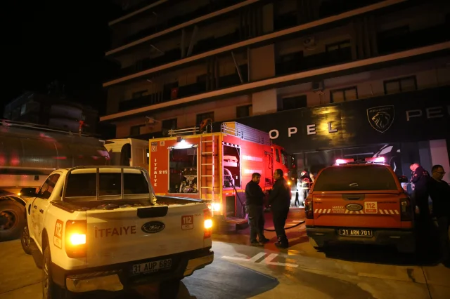 Hatay Belen'de 7 Katlı Binada Yangın: 2 Ölü, 14 Yaralı
