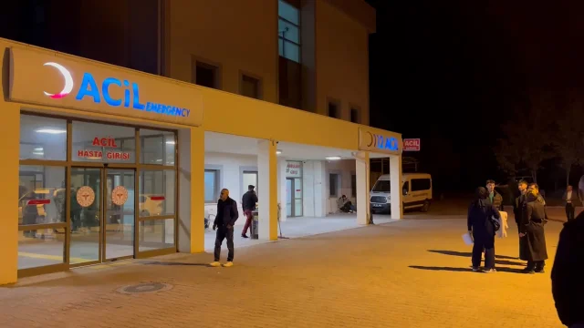 Adıyaman'da 70 öğrenci gıda zehirlenmesi şüphesiyle hastaned...