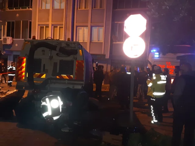 Bursa Karacabey çöp kamyonu kazası: 1 kişi hayatını kaybetti