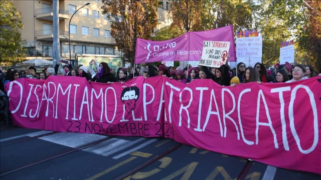 Roma'da Dev Protesto: Kadına Şiddete Karşı Yürüyüş