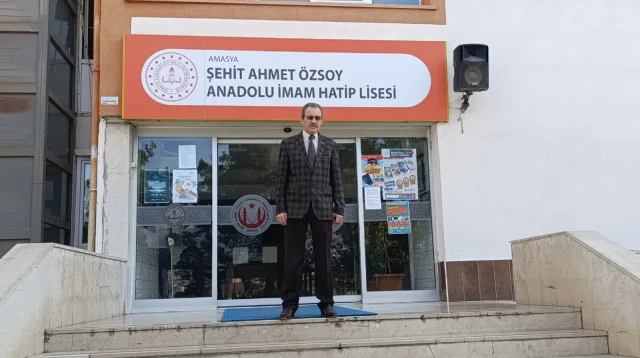 41 Yıl Sonra Mezun Olduğu Liseye Müdür Oldu