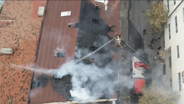 Güngören tekstil fabrikası yangını kısa sürede söndürüldü