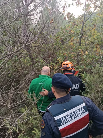 Bursa Gemlik'te Ormanda Mahsur Kalan Kişi AFAD Tarafından Ku...