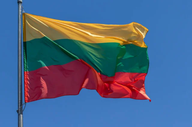 Vilnius Havalimanı, kaçak sigara taşıyan balonlar nedeniyle...