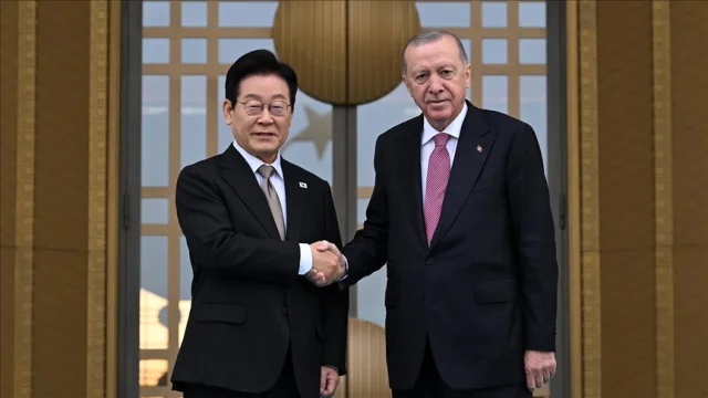 Erdoğan, Güney Kore Başkanı Lee'yi resmi törenle karşıladı