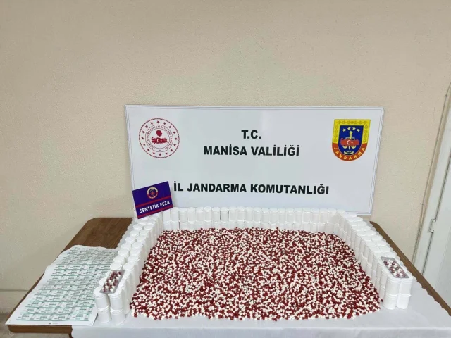 Manisa sentetik ecza operasyonu: 9 bin 140 hap ele geçirildi