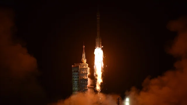 Çin, Şıncou-22 personel mekiğini uzay istasyonuna yolladı