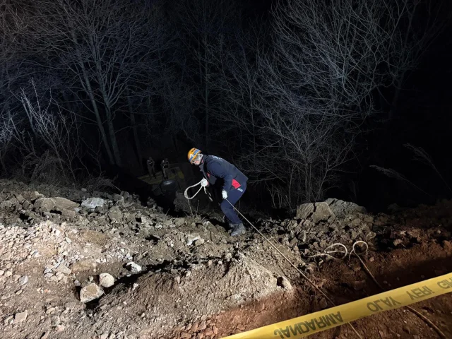 Ardahan kamyon kazası: Yol çalışmasında sürücü hayatını kayb...