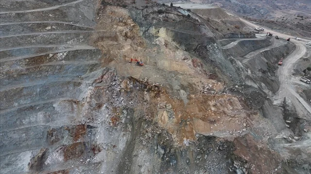 Sivas'ta demir madeni göçüğü: Şantiye müdürünü arama çalışma...