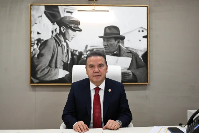 Muhittin Böcek Antalya Şehir Hastanesi'ne acil kaldırıldı