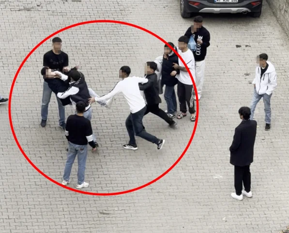 Siirt tekmeli yumruklu kavga: 3 kişi yaralandı