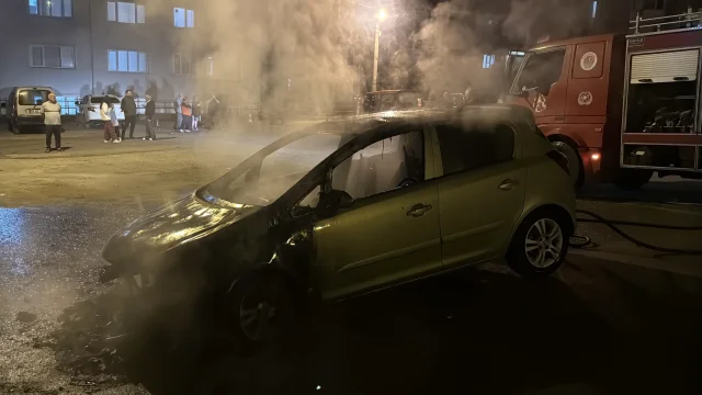 Karabük'te Park Halindeki Otomobil Alev Aldı: Araç Kullanıla...