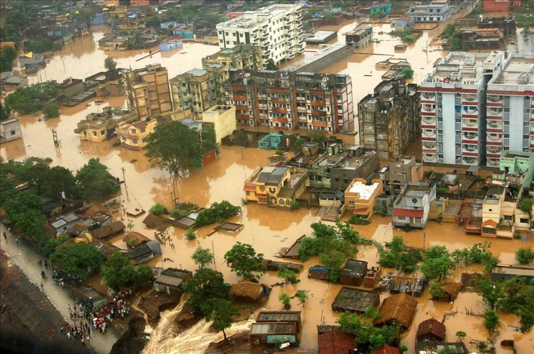 Tayland'ı vuran sel felaketinde can kaybı 82'ye yükseldi