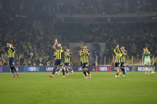 Fenerbahçe UEFA Avrupa Ligi'nde Ferencvaros ile 1-1 Berabere...