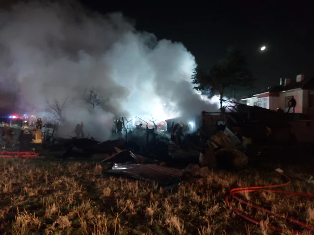 Ankara'da Sobadan Kaynaklı Yangın Çıktı: 3 Kişi Kurtarıldı