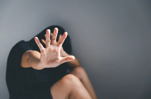 Şiddet mağduru kadınlara iş ve eğitim desteği!