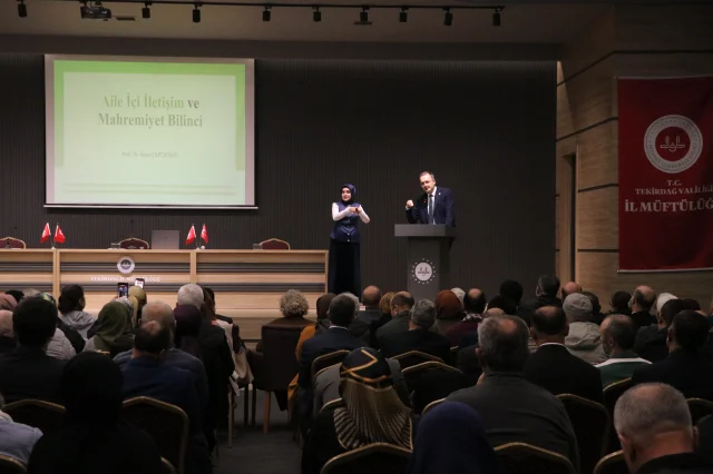 Tekirdağ'da 'Engelsiz Aile Okulu Semineri' Düzenlendi