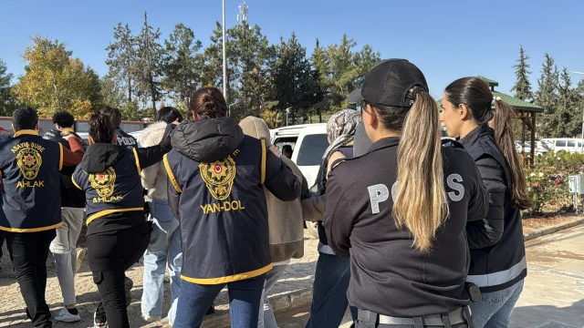 Adıyaman'da Masaj Salonlarına Operasyon: 6 Şüpheli Tutukland...