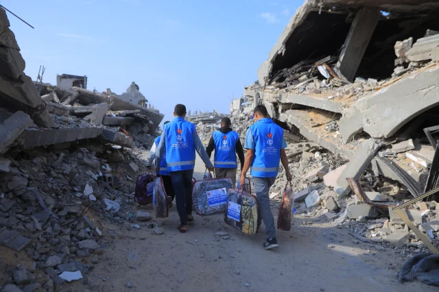 Türkiye Diyanet Vakfı, Gazze'de 5 bin aileye kışlık battaniy...