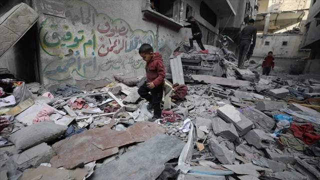 Gazze'de Can Kaybı 70 Bini Aştı Enkazdan Yeni Cenazeler Çıka...