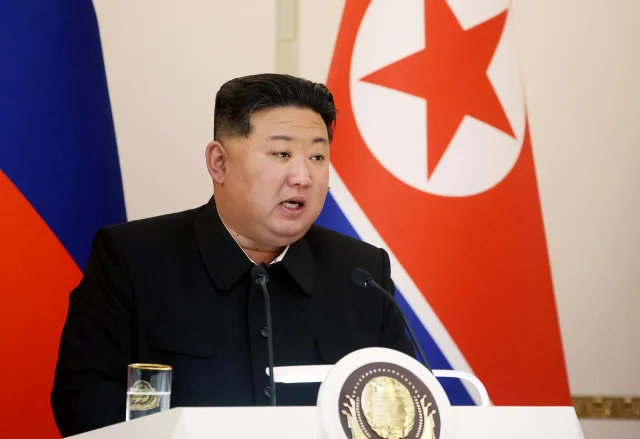 Kim Jong-un'dan Hava Kuvvetlerine Talimat: 'Yeni Stratejik Unsurlar Verilecek'