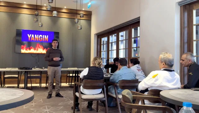 Sarıkamış Kayak Merkezinde Otel Personeline Yangın Eğitimi Verildi