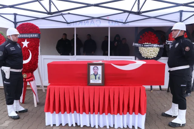 Şehit Polis Hatice Ünal Memleketinde Son Yolculuğuna Uğurlandı