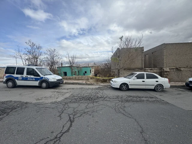 Niğde'de 23 Yaşındaki Genç Metruk Binada Ölü Bulundu