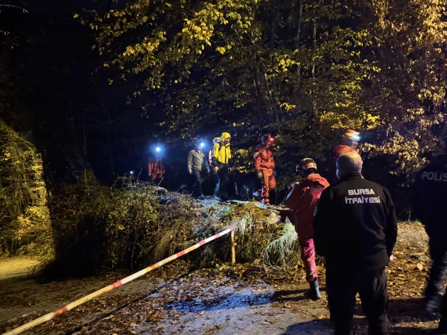 Bursa'da Ormanlık Alanda Mahsur Kalan 2 Gençten Biri Hayatını Kaybetti